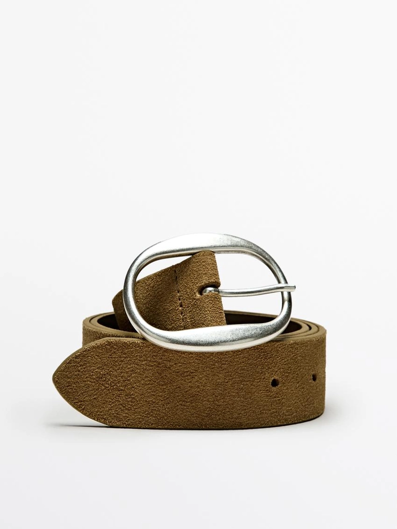 Ремень из замши с овальной пряжкой