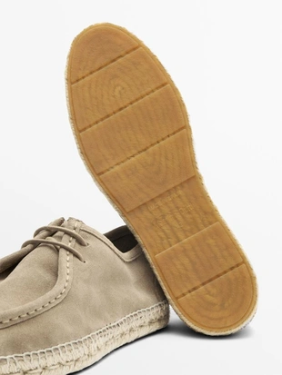 Туфли из разделанной кожи с мокрым носком и подошвой из джута- Заказать в России