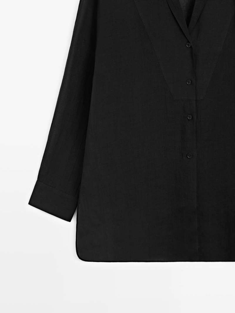 Рубашка из тонкой полупрозрачной ткани с деталями на груди