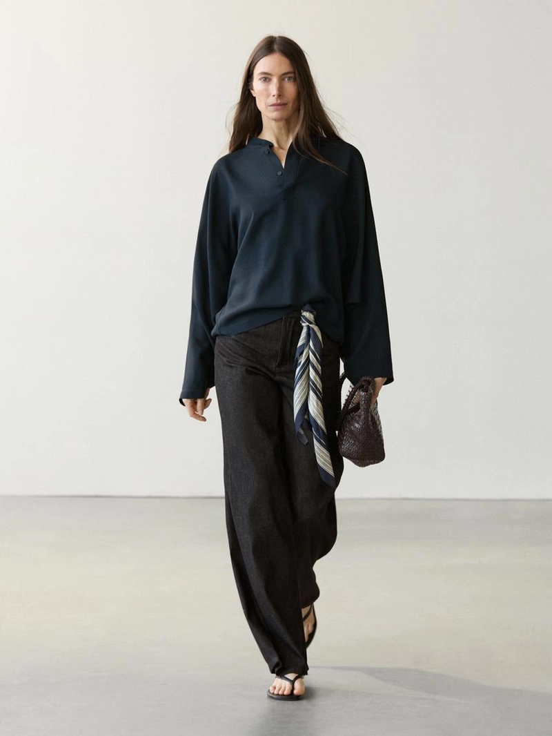 Блуза-пончо с воротником-стойкой