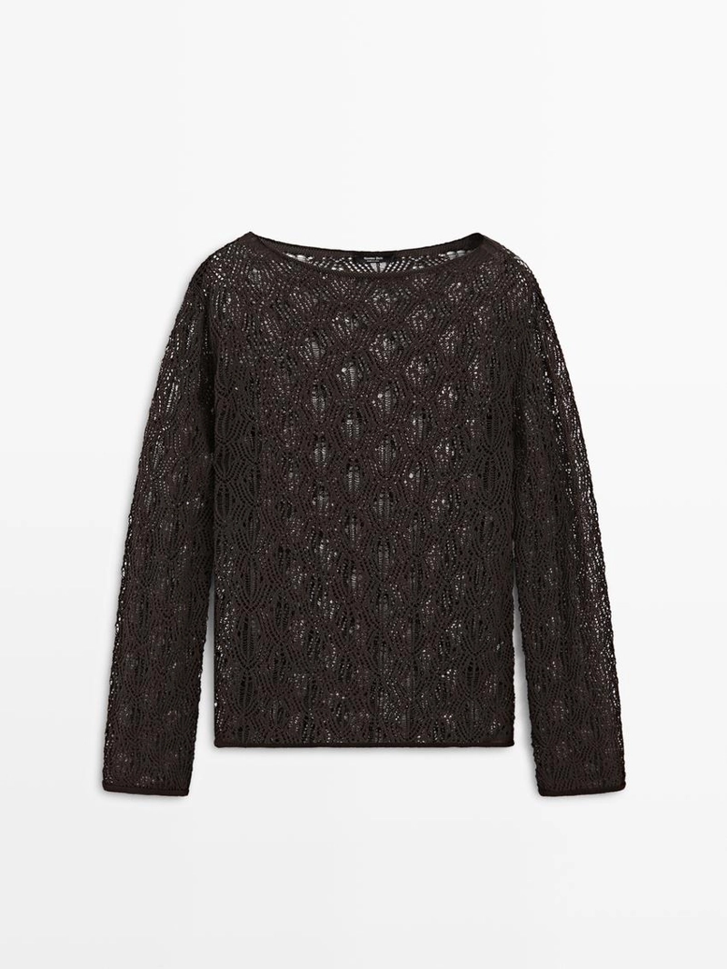 Свитер с лодочным вырезом и ажурными деталями