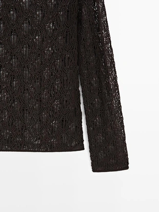 Свитер с лодочным вырезом и ажурными деталями- Заказать в России