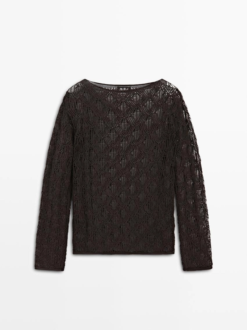 Свитер с лодочным вырезом и ажурными деталями