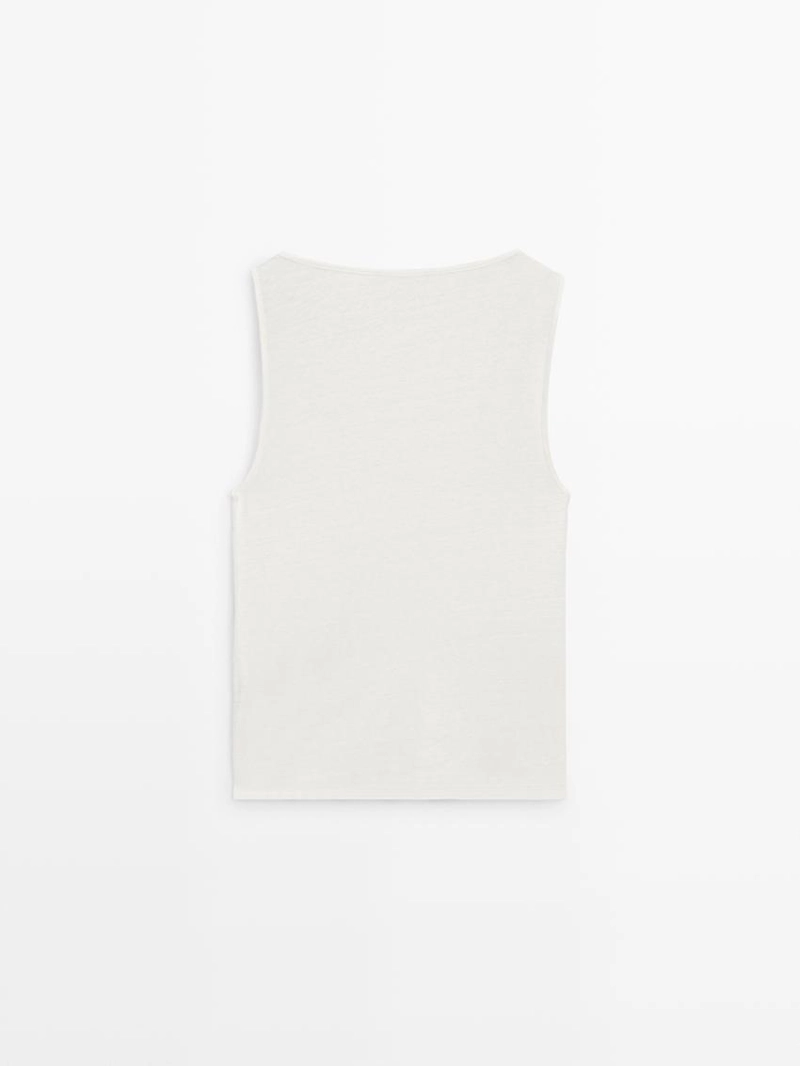 Топ с драпировкой на горловине и деталями страсс