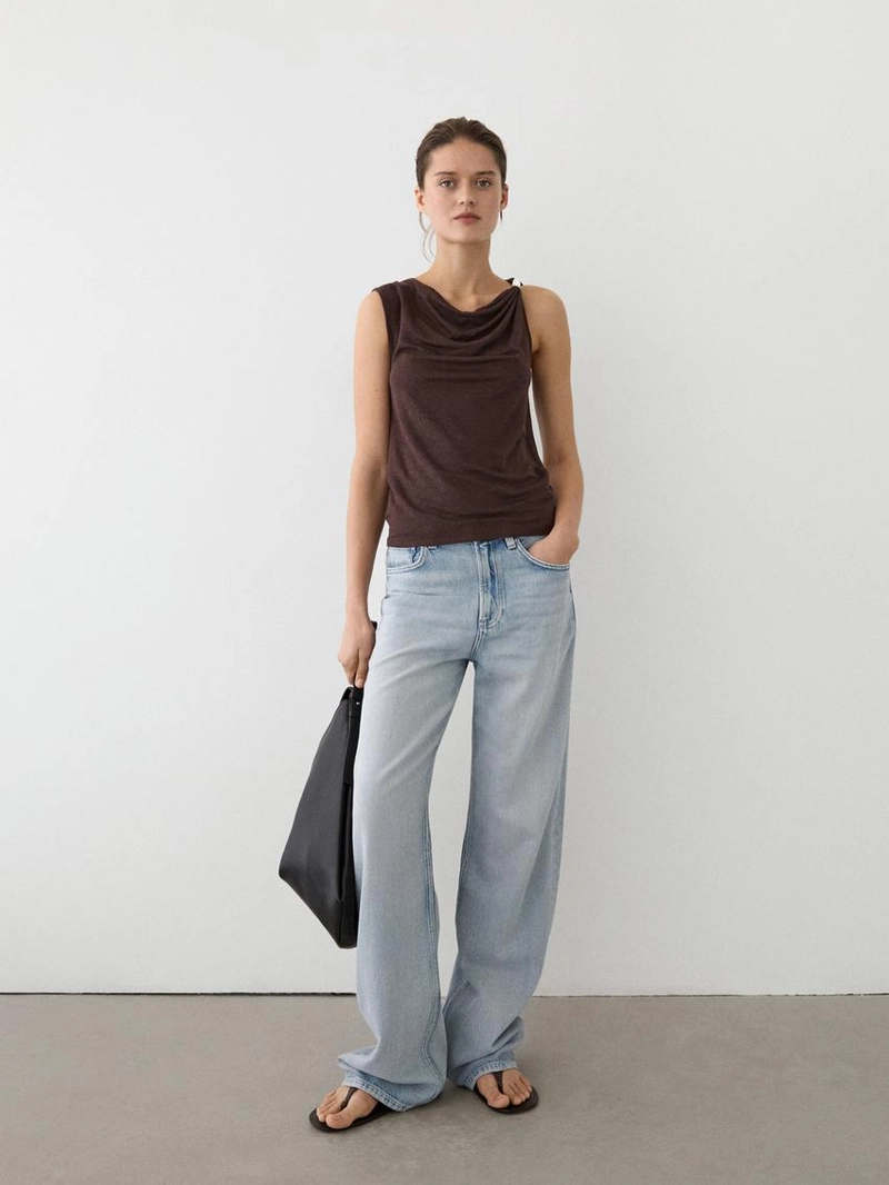 Топ с капюшоном и деталями из страз