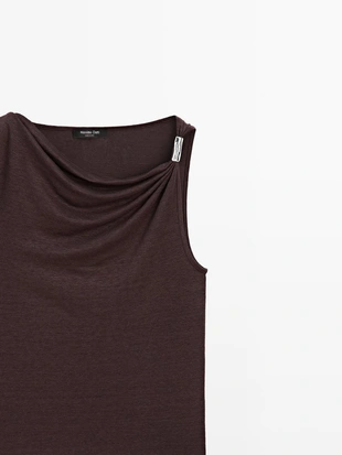 Топ с капюшоном и деталями из страз- Заказать в России