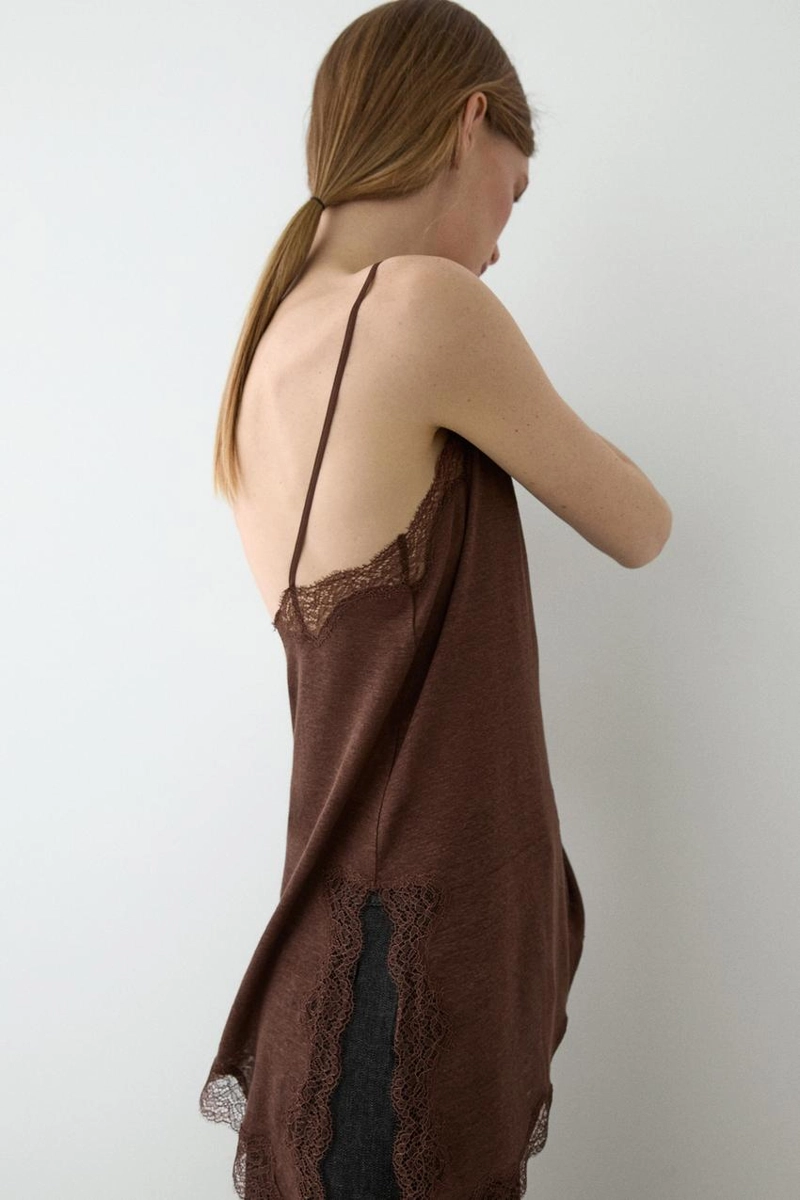 Топ с асимметричным асимметричным отделением из льняной смеси