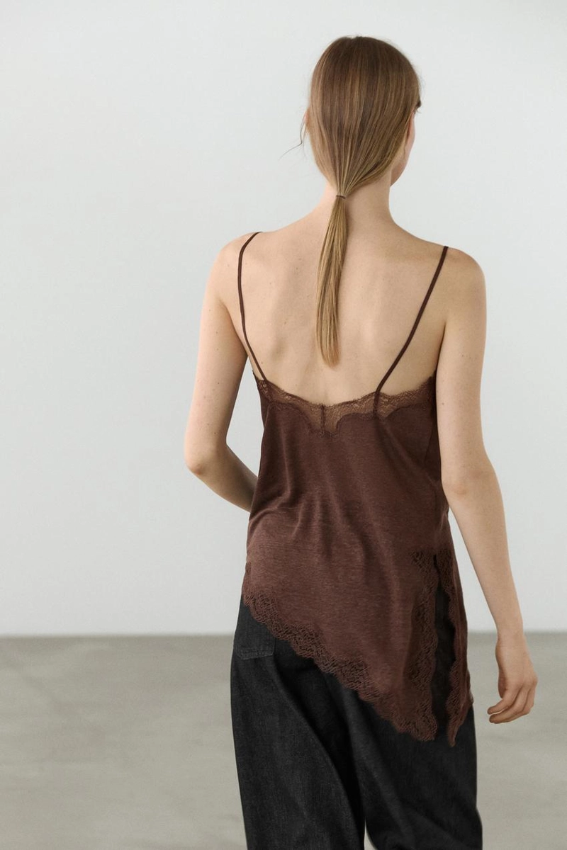 Топ с асимметричным асимметричным отделением из льняной смеси