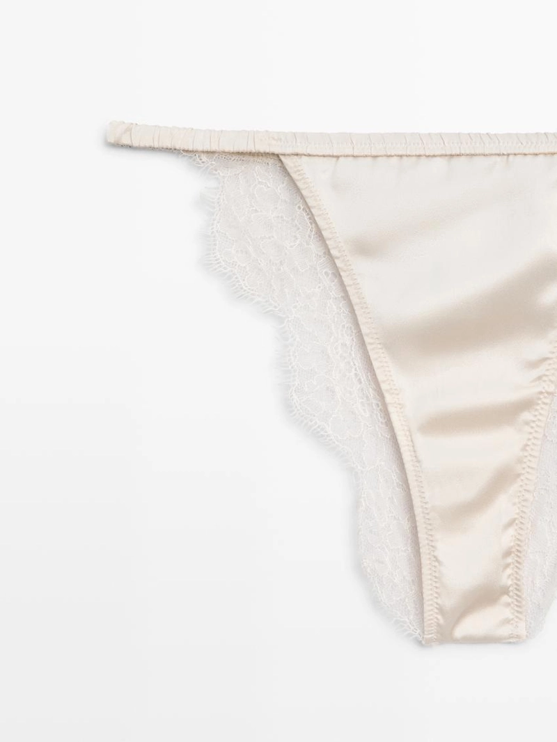 Шелковые трусики с кружевными деталями