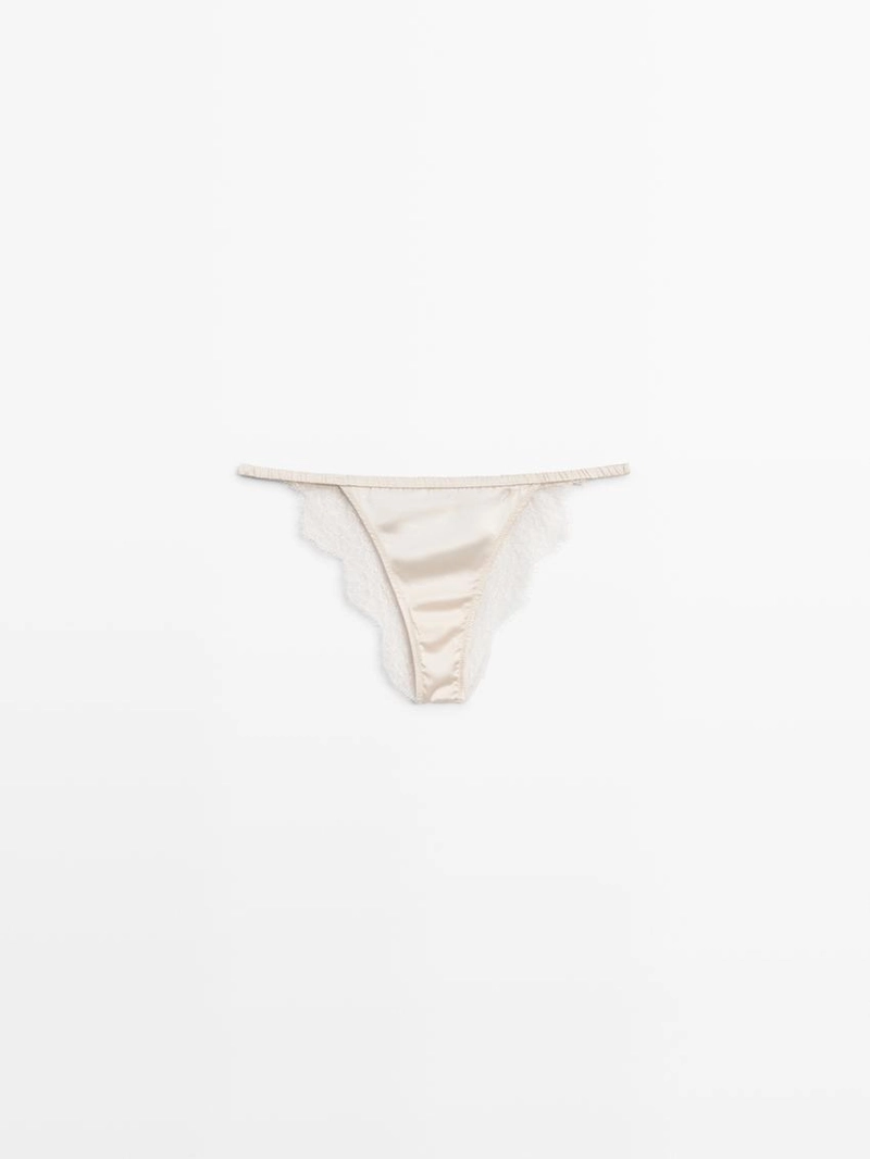 Шелковые трусики с кружевными деталями