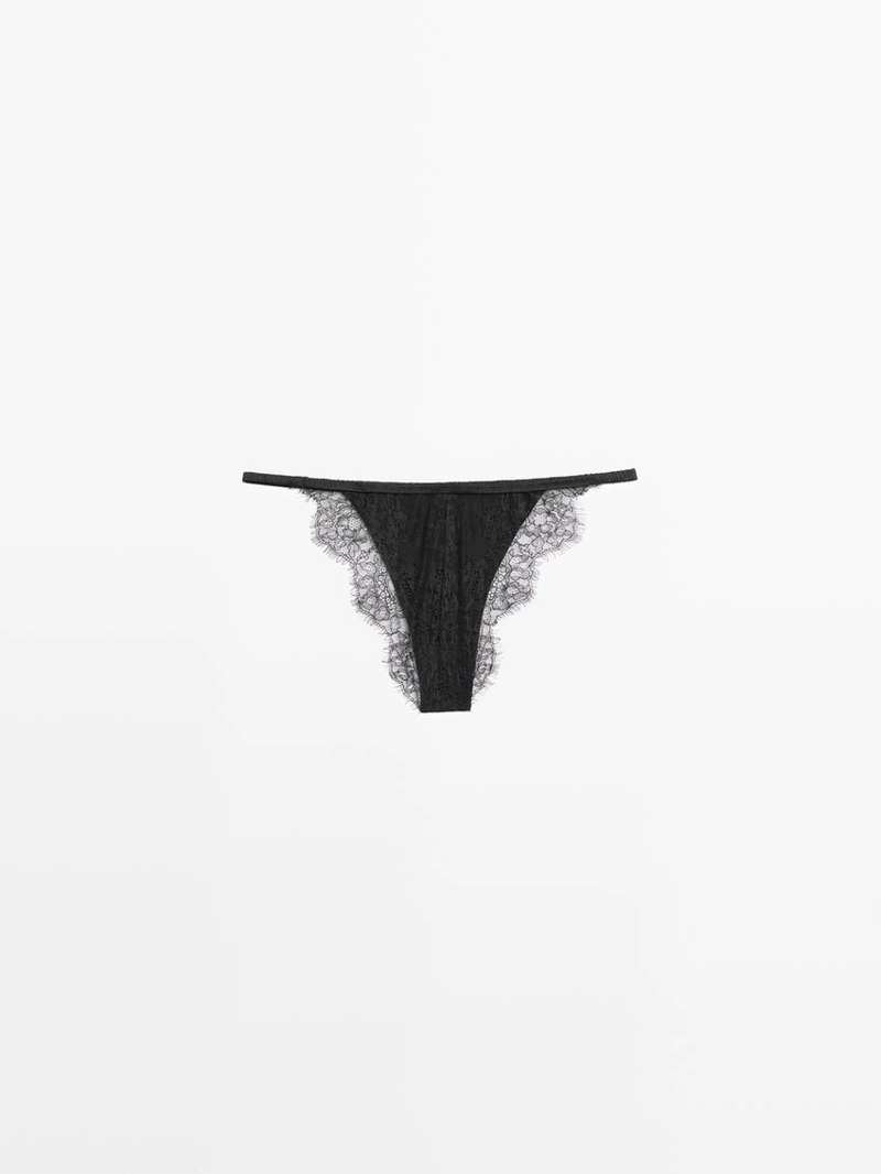 Шелковые трусики с кружевными деталями