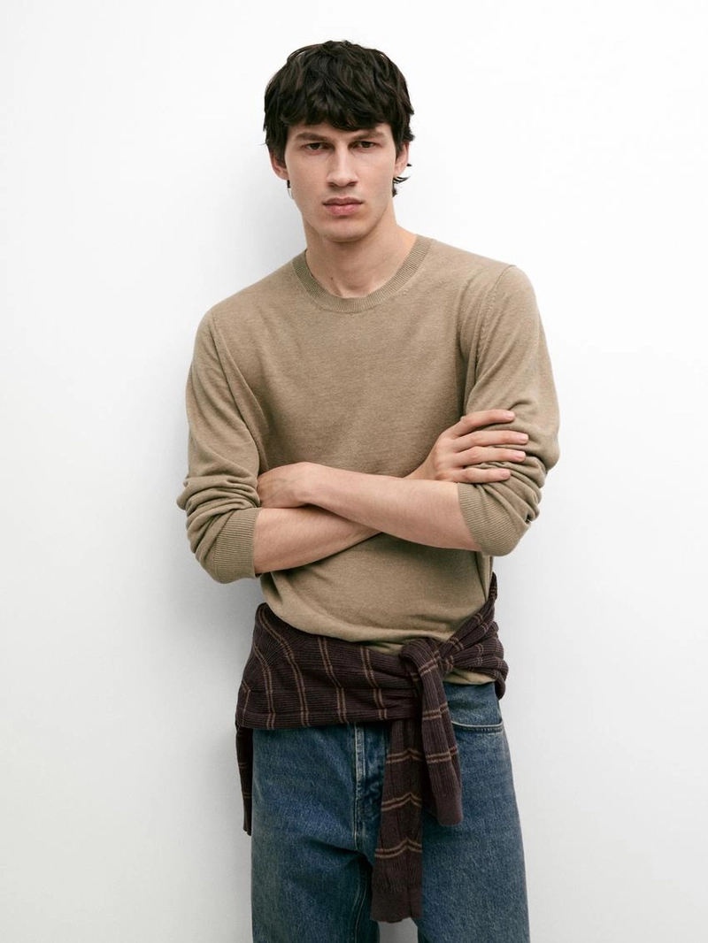 Пуловер из льна с круглым вырезом