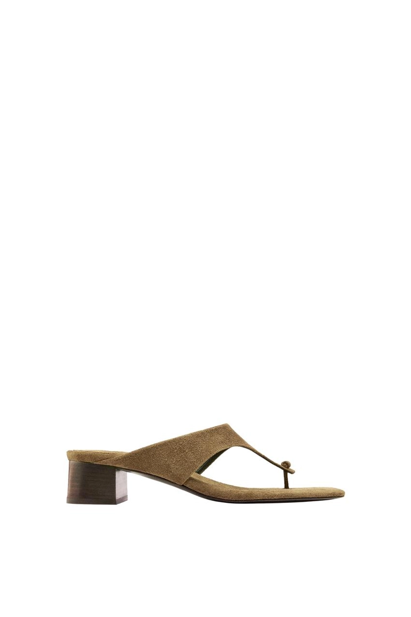 Босоножки на каблуке с узлом