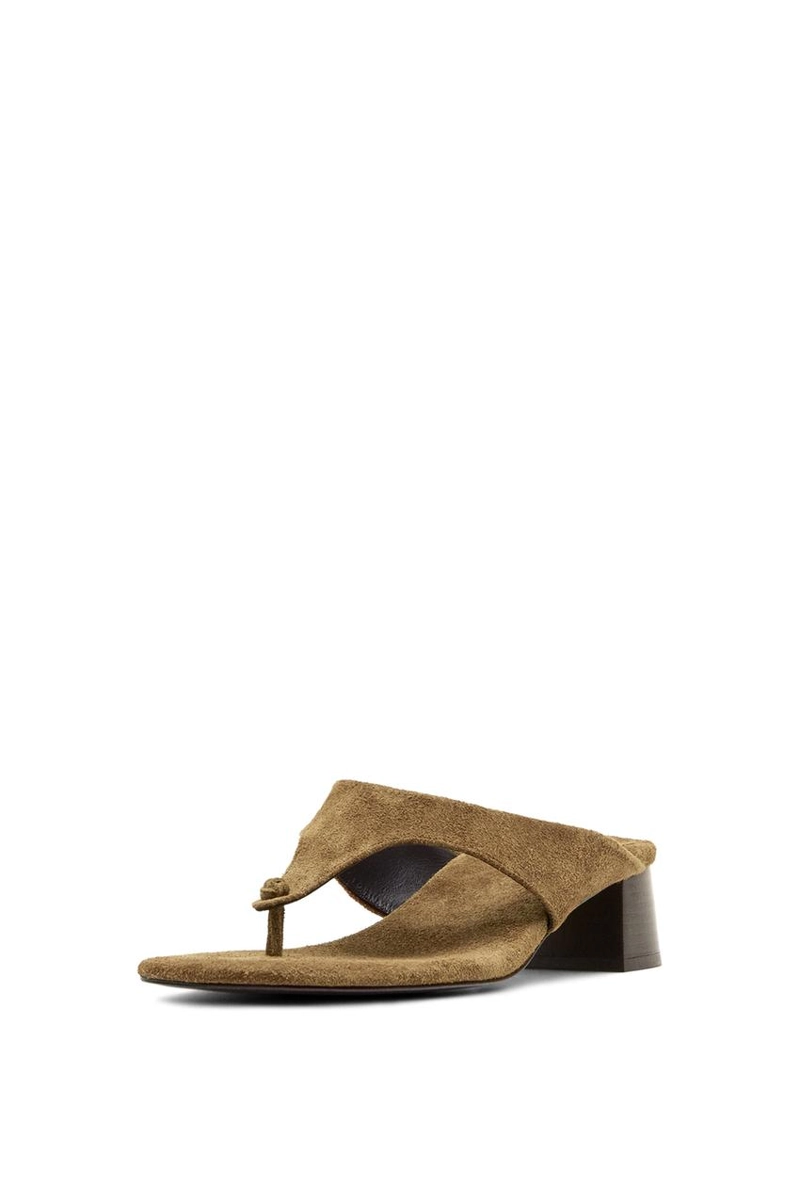 Босоножки на каблуке с узлом