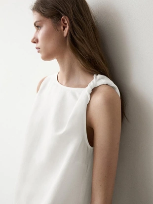 Мини-платье с деталью завязки на лямке- Заказать в России