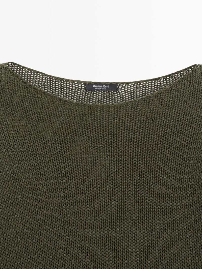 Свитер из хлопкового смесового материала с вырезами