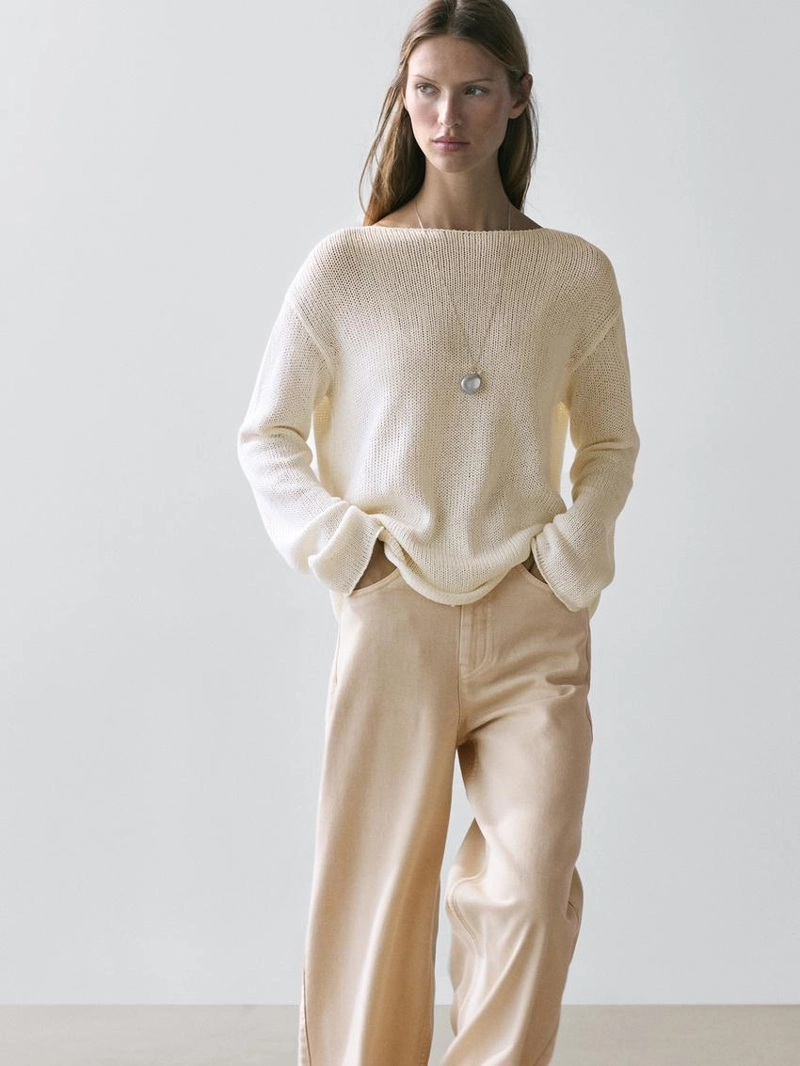 Пуловер из смесовой хлопковой пряжи с вырезом