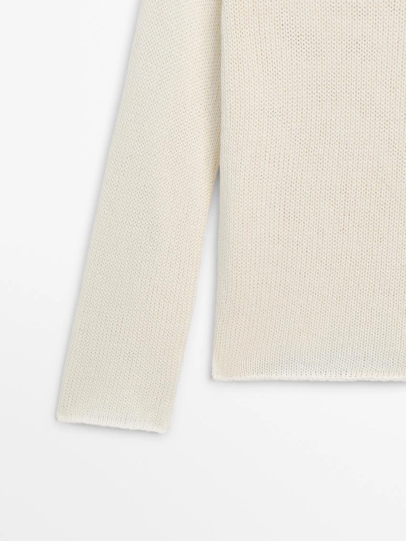 Пуловер из смесовой хлопковой пряжи с вырезом