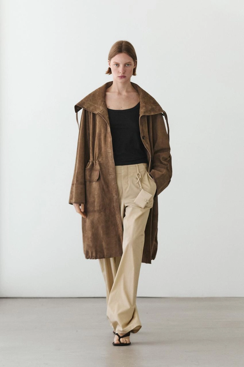 Парка с высоким воротником из замши