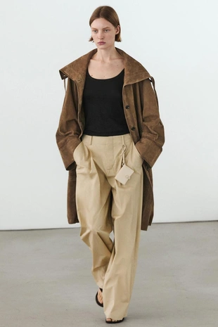 Парка с высоким воротником из замши- Заказать в России