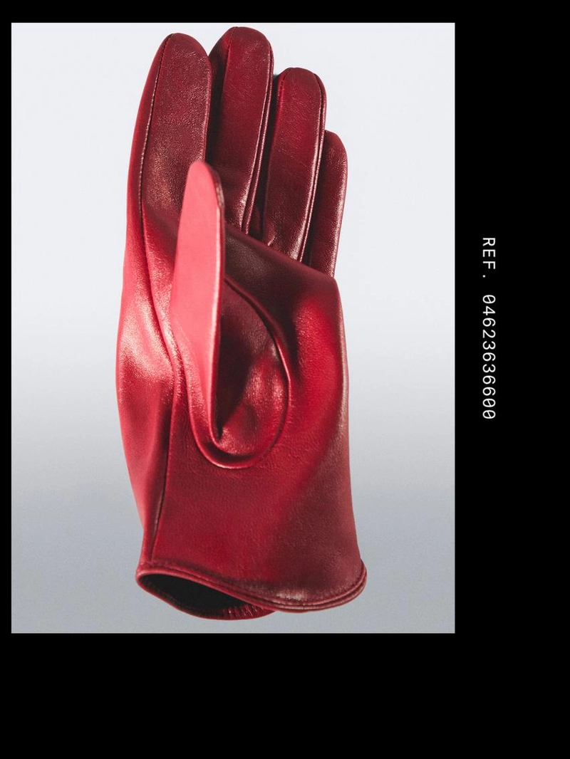 Перчатки из замши