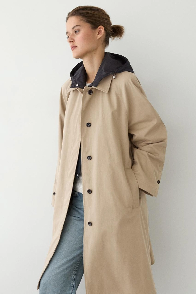 Плащ-тренч с отстёгивающимся капюшоном