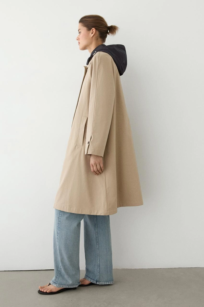 Плащ-тренч с отстёгивающимся капюшоном