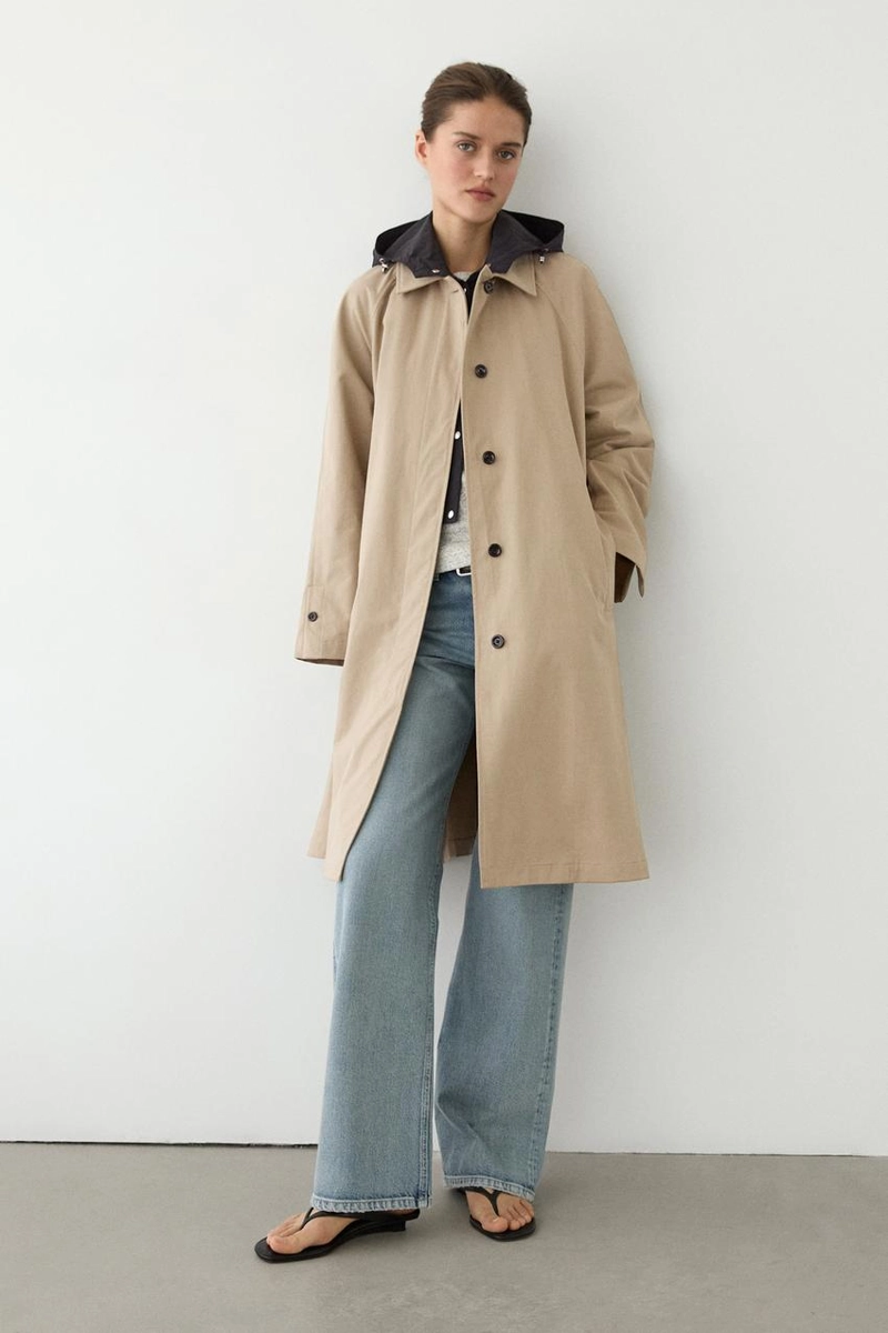 Плащ-тренч с отстёгивающимся капюшоном