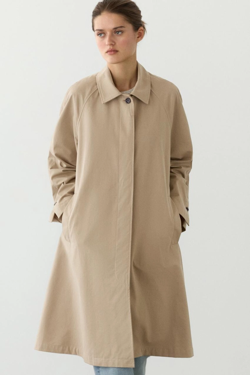 Плащ-тренч с отстёгивающимся капюшоном