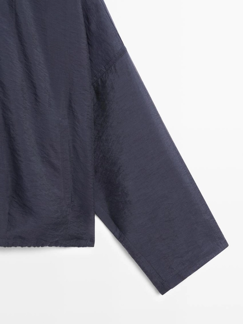 Куртка-бомбер с отложным воротником и деталями на пуговицах