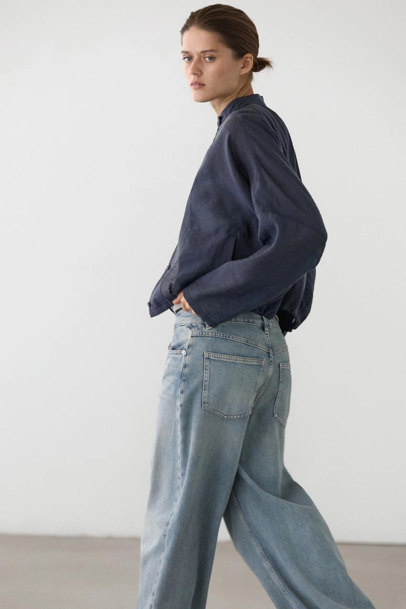 Куртка-бомбер с отложным воротником и деталями на пуговицах