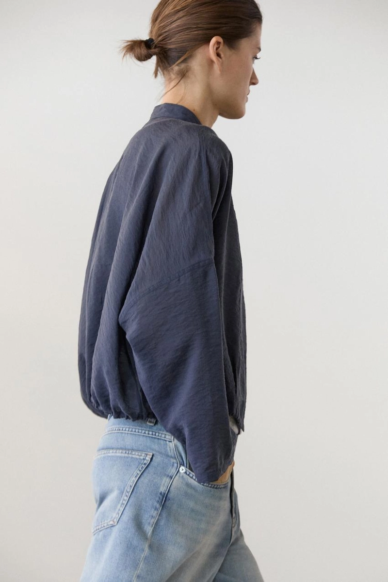 Куртка-бомбер с отложным воротником и деталями на пуговицах