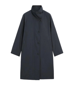 Плащ с высоким воротником из технической ткани- Заказать в России