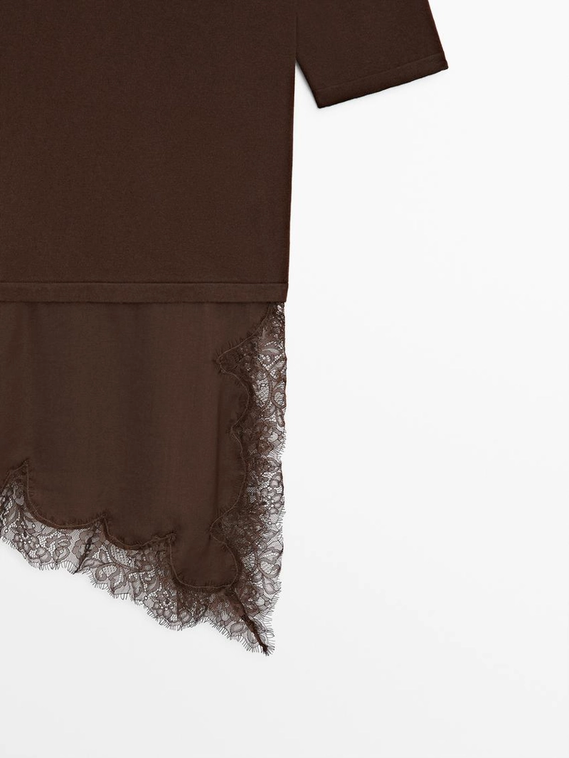 Свитер с контрастными кружевными деталями