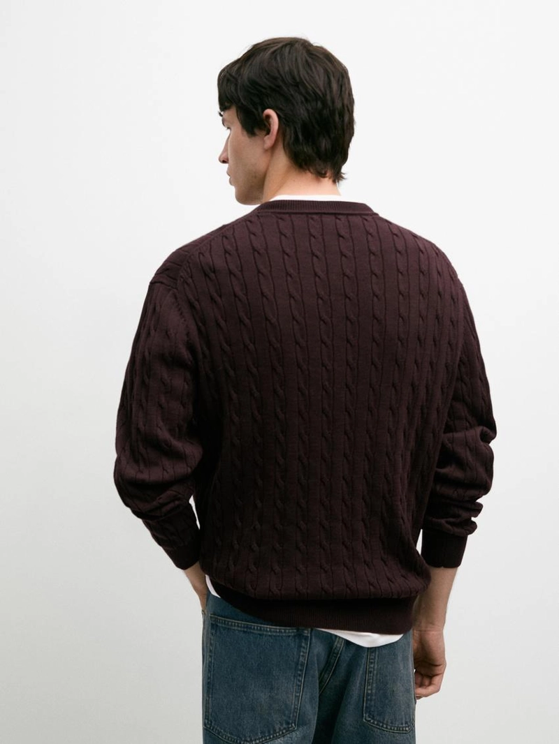 Свитер из хлопкового кабельного вязания