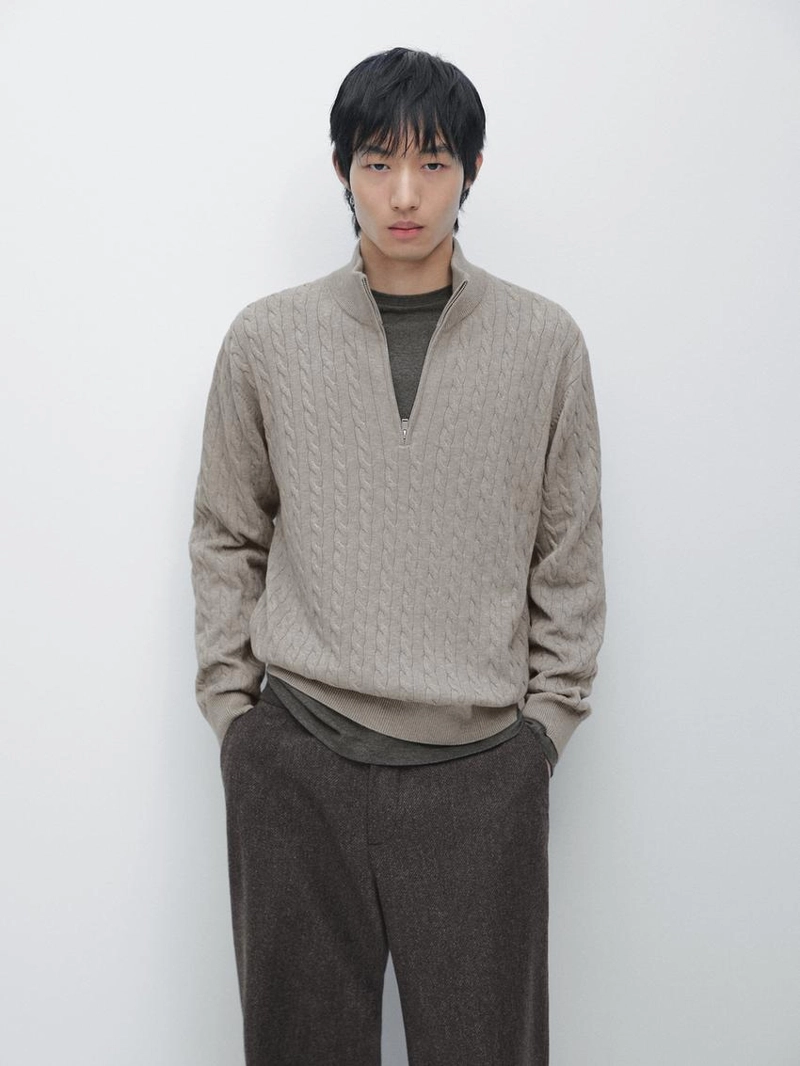 Вязанный свитер с высоким воротником и молнией