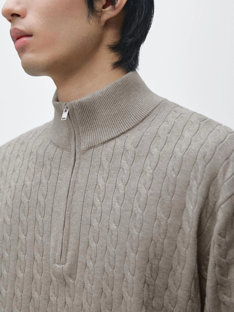 Вязанный свитер с высоким воротником и молнией