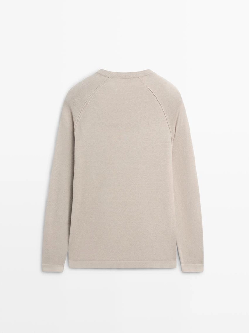 Свитер из льносмесовой вязаной ткани