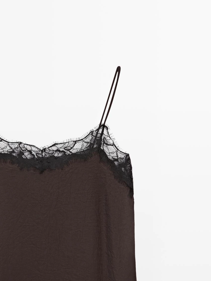 Топ-камисоль с контрастными кружевными деталями