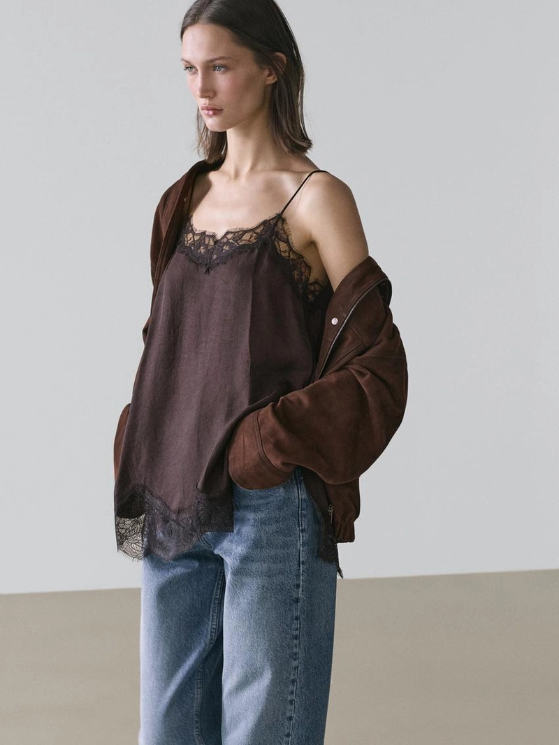 Топ-камисоль с контрастными кружевными деталями
