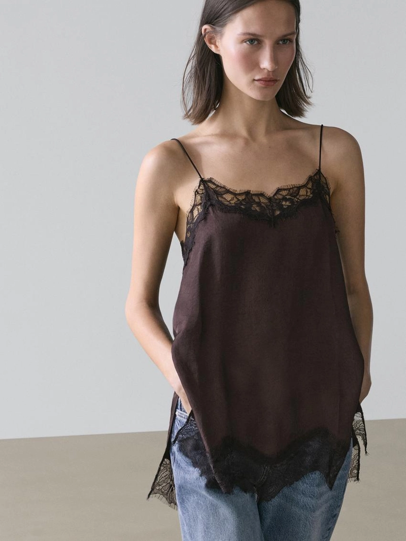Топ-камисоль с контрастными кружевными деталями