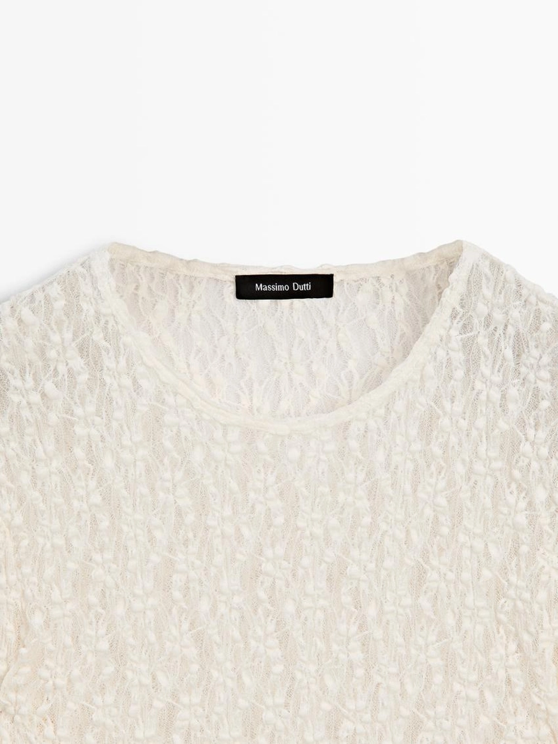 Вязаная кофта с длинными рукавами и кружевом