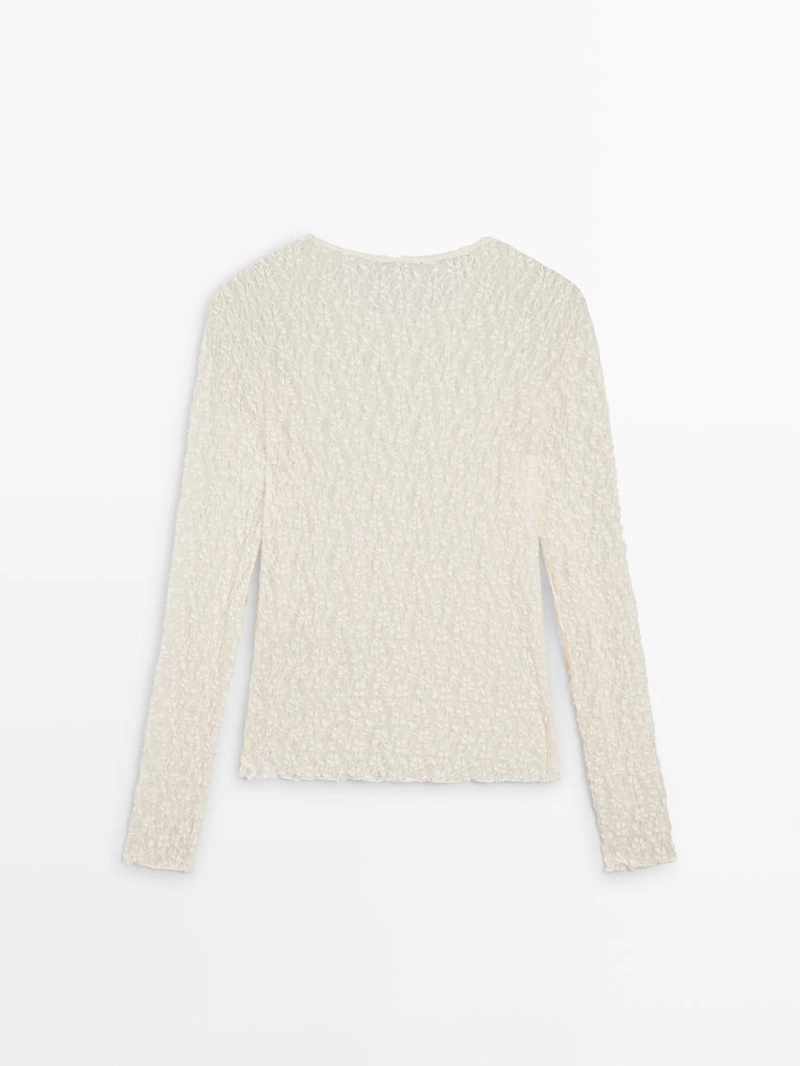 Вязаная кофта с длинными рукавами и кружевом