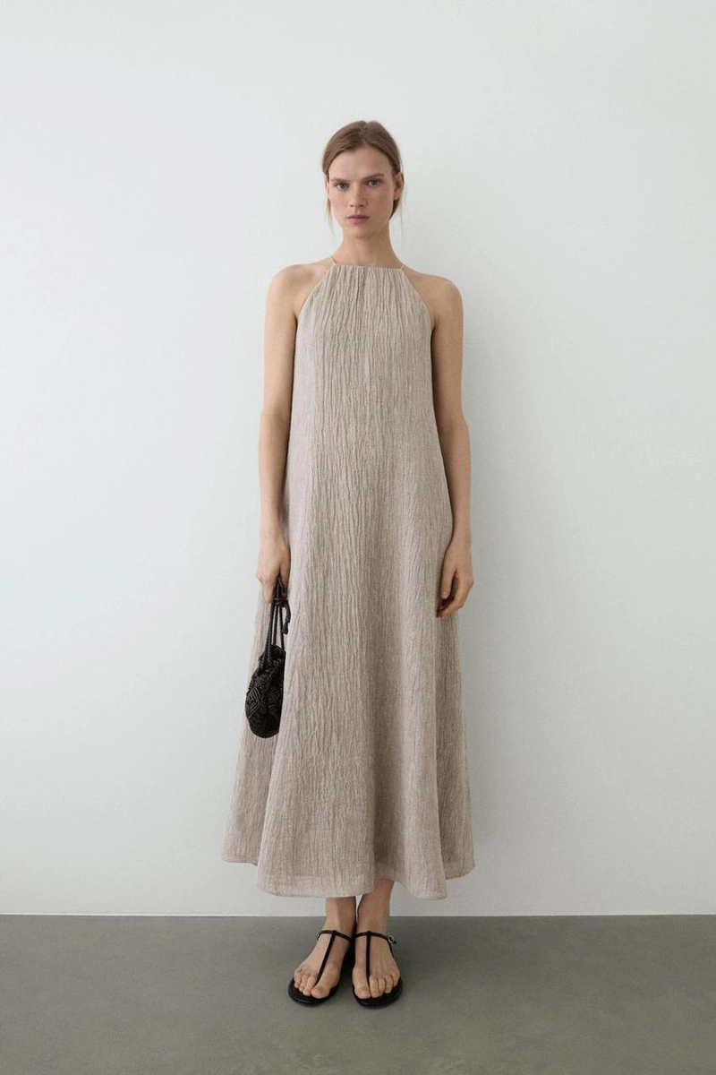 Платье из льняной смеси с завышенным вырезом