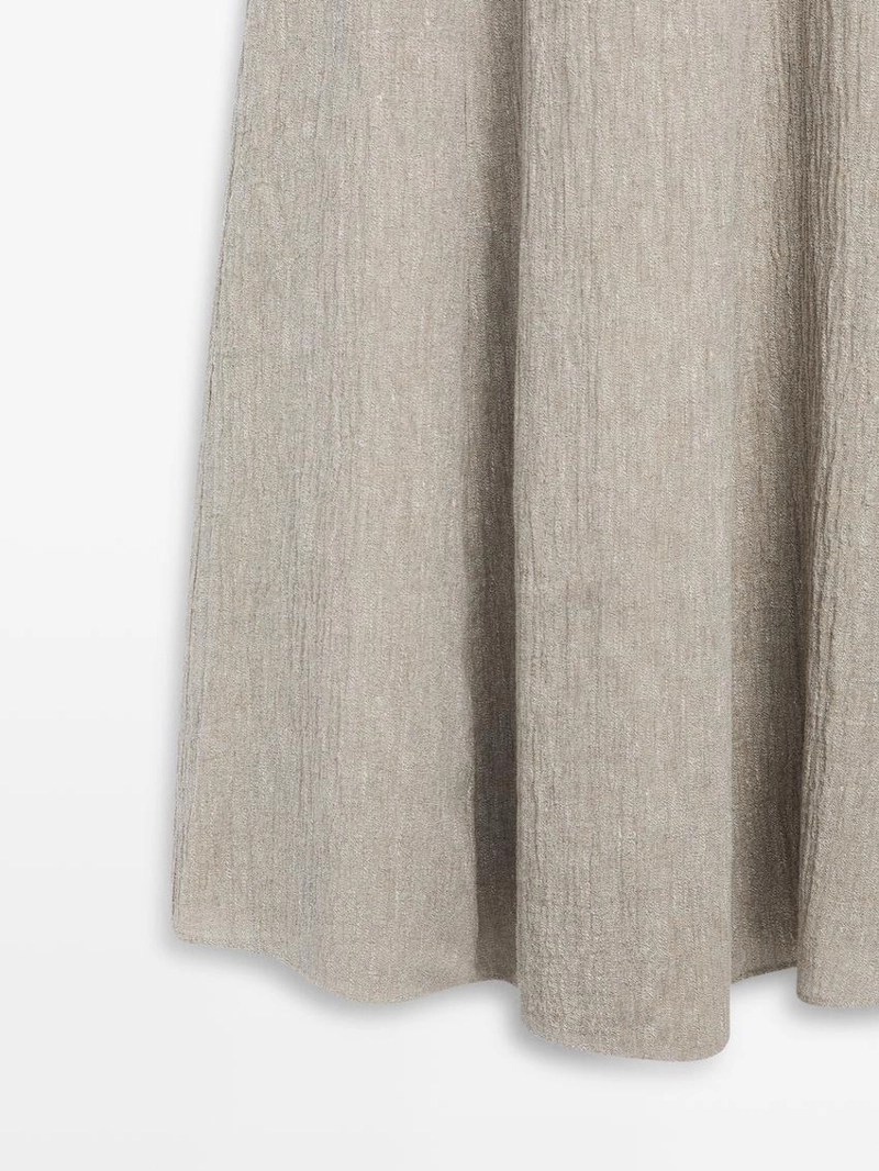 Платье из льняной смеси с завышенным вырезом