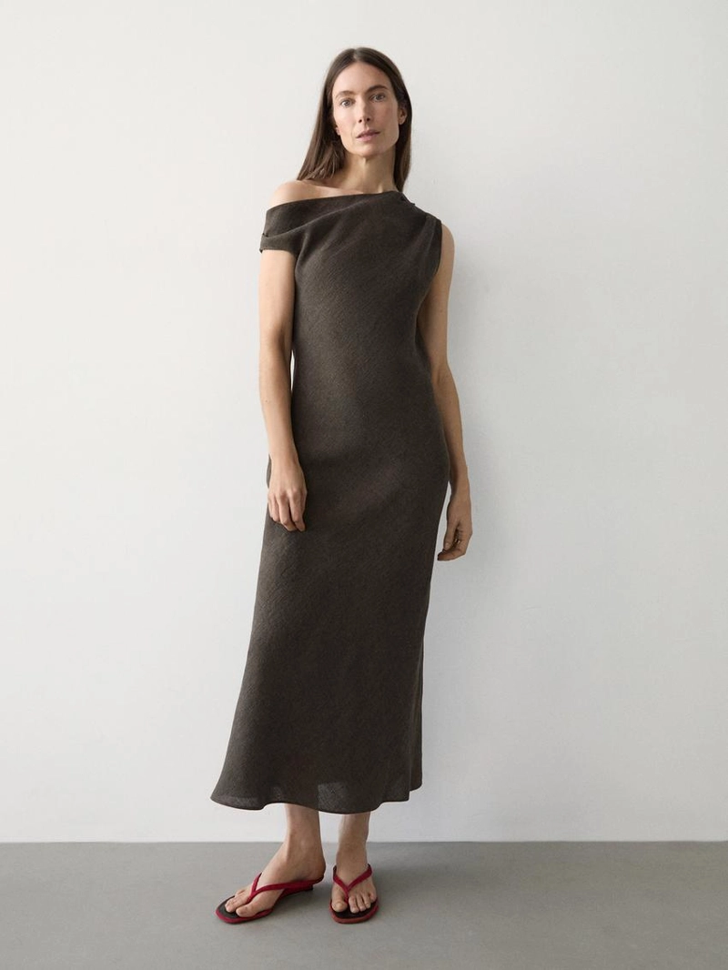 Платье миди из 100% льна с деталями на плечах