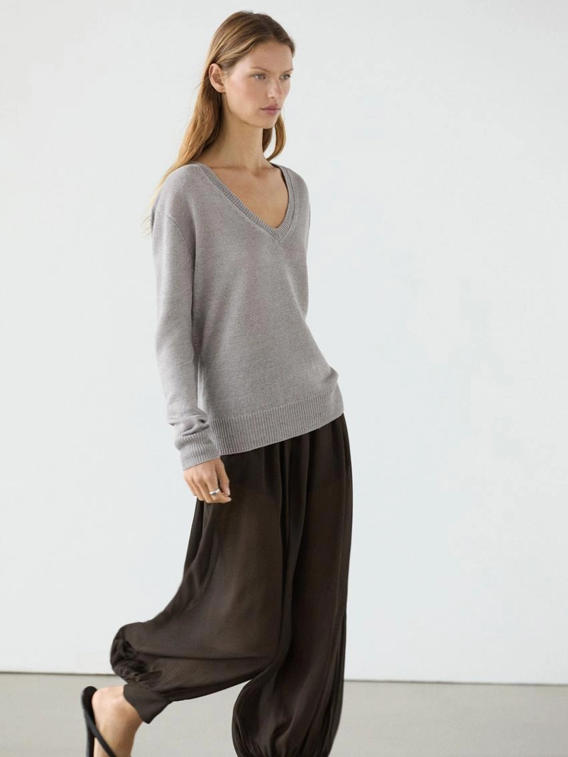 Вязанный свитер с льняным v-образным вырезом