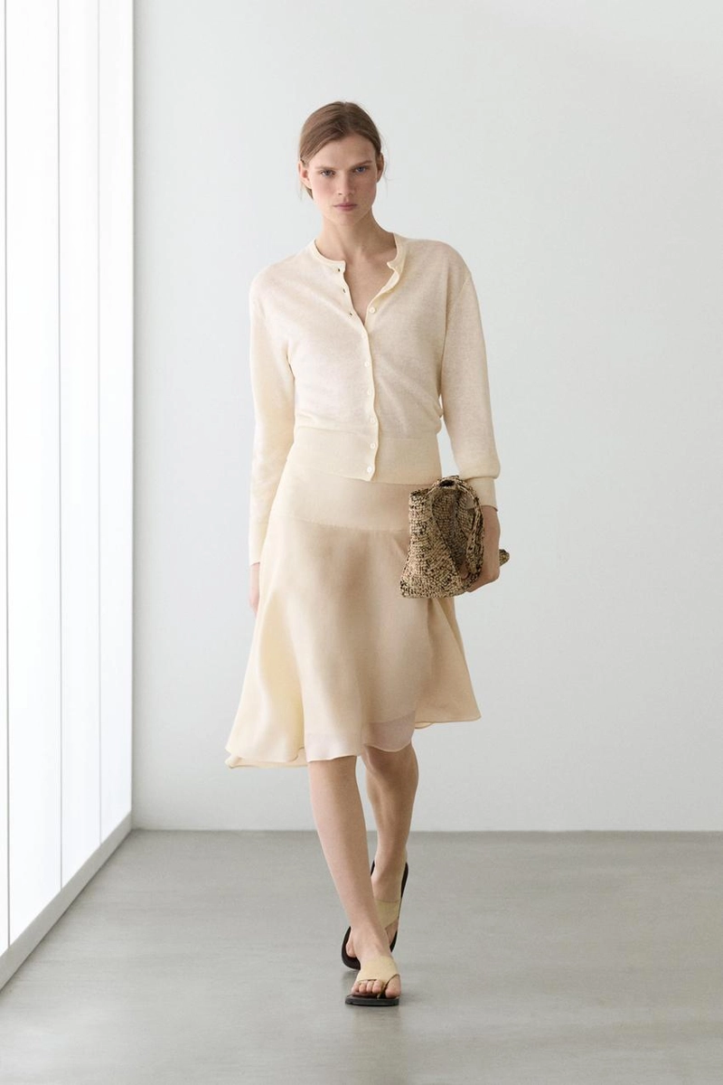 Кардиган из льна с пуговицами