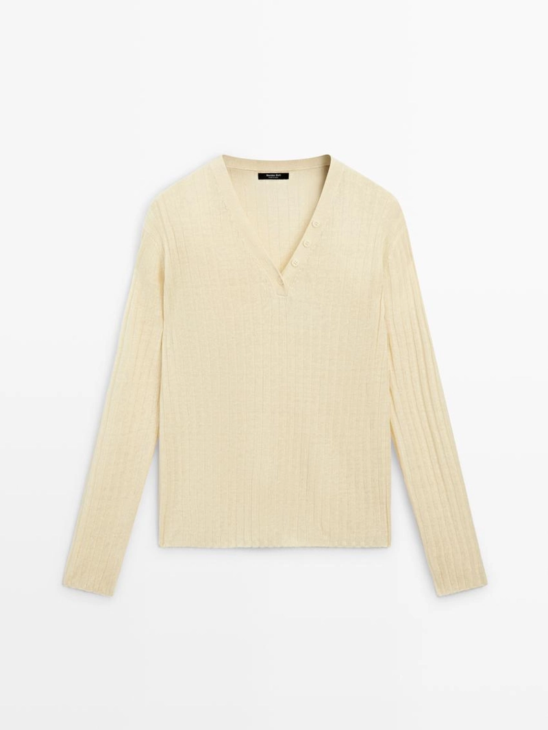 Льняной вязаный свитер с пуговицами