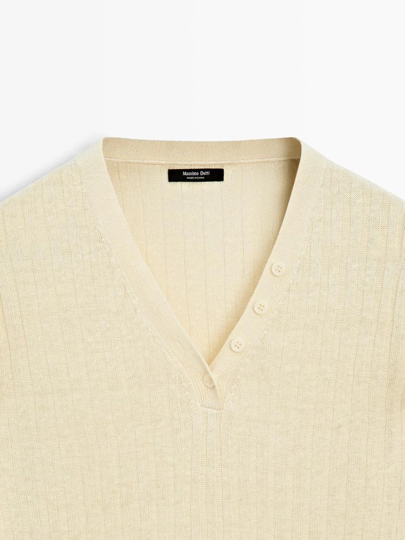 Льняной вязаный свитер с пуговицами